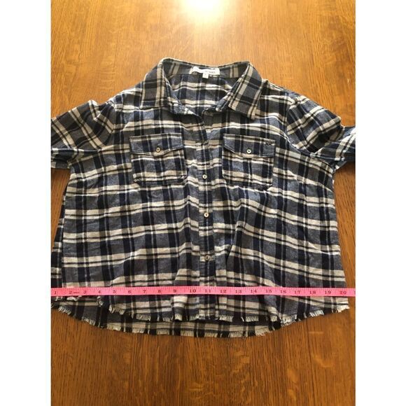 ELIZABETH AND JAMES BUCKLEY PLAID FRAYED HEM SHIRT Size Large - Picture 9 of 12